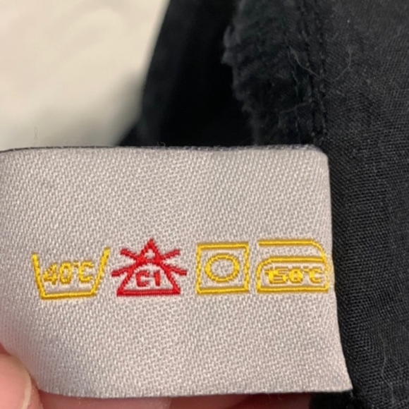 4/$60 Black Cargo Shorts - Size US18 - Picture 8 of 8